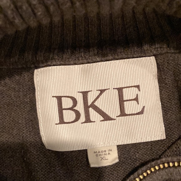 Mens Buckle Brown 1/4 zip sweater. Size XL - Picture 3 of 6